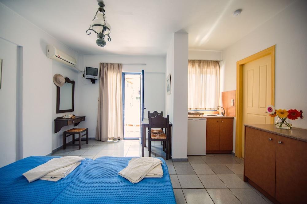 Iliana Hotel de apartamente Pánormos